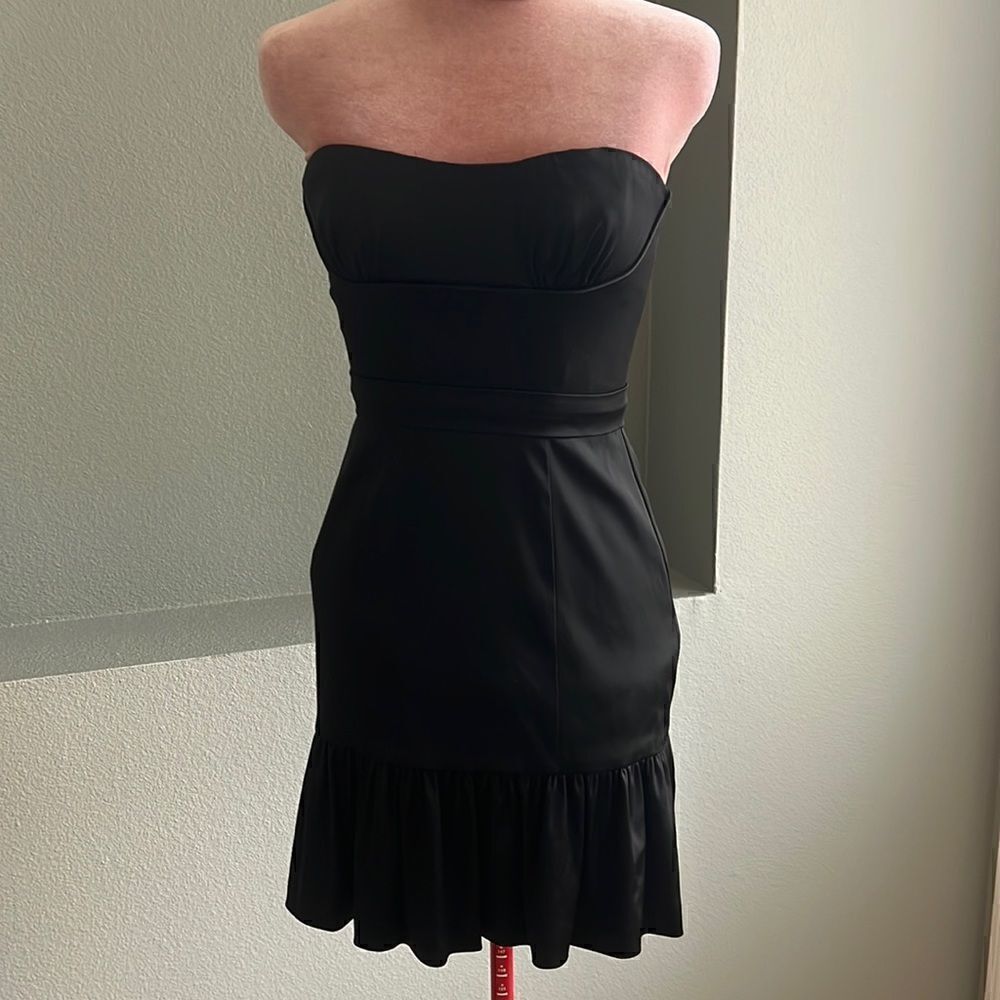 Y2K BCBG MaxAzria fitted formal little black dress